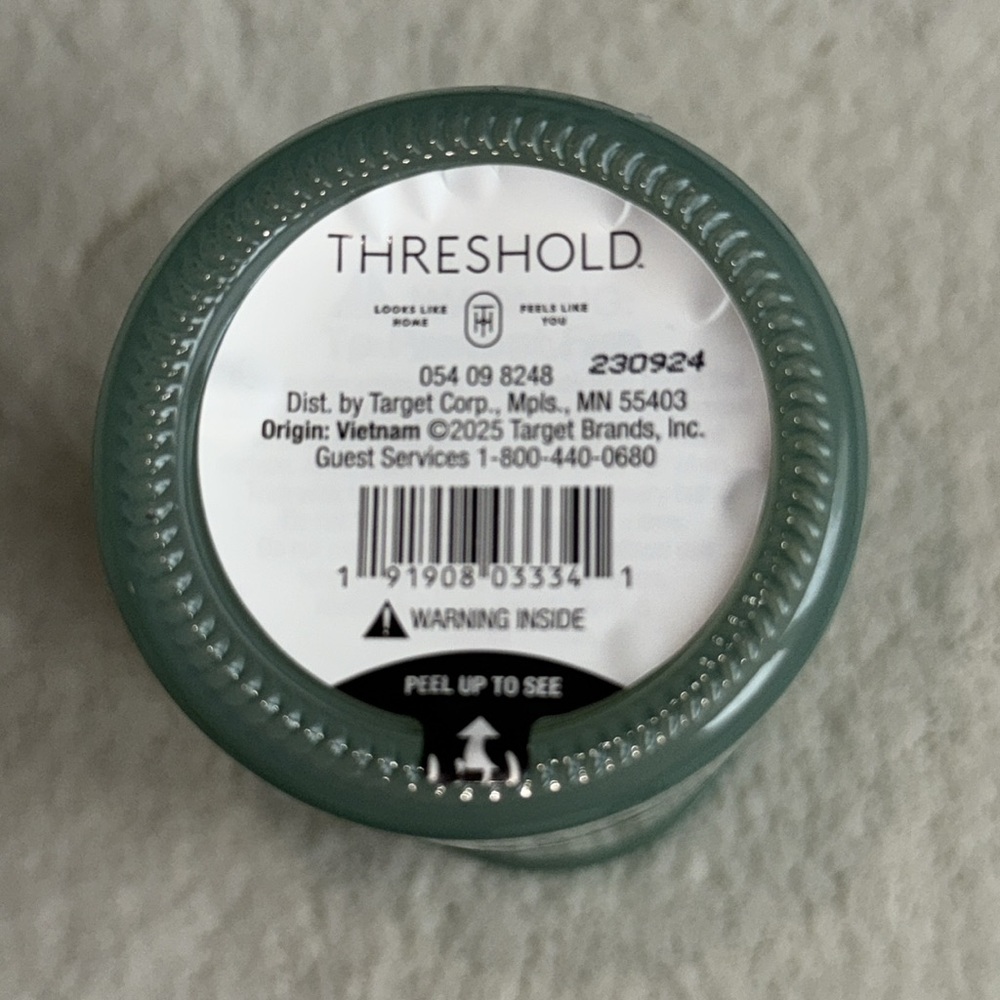 Aloe‎ + Bergamot  Candle - Green - Picture 10 of 15